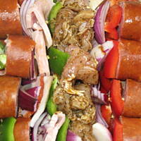 Kolorowe szaszłyki.