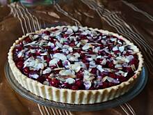 Fot. Aniula27, Tarta z creme brulee i wiśniami