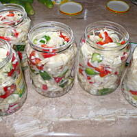 Warzywa marynowane na sałatke z sosem czosnkowym Małgośki