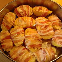 Zapiekane ziemniaki owinięte boczkiem