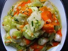 Fot. marialeksandra, Sałatka zimowa z kwasem mlekowym