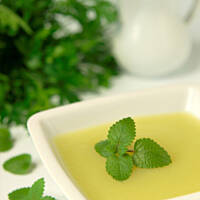 Zupa ze świeżych ogórków