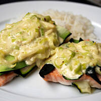 Filet z pstrąga z cukinią i porami