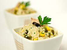 Fot. Wkn, Sałatka z kaszy bulgur i tuńczyka