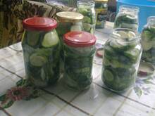 Fot. danad, Koreczki z ogórków