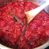 Konfitura malinowo-waniliowa do lodów i zimowej herbaty