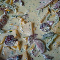 Makaron zapiekany w sosie serowo-śmietanowym z patisonami