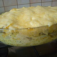 Makaron zapiekany w sosie serowo-śmietanowym z patisonami