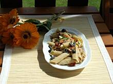 Fot. aggusia35, Letnia sałatka z tuńczykiem i oliwkami