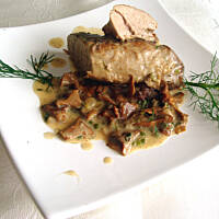 Polędwiczki wieprzowe duszone w kurkach