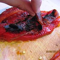 Penne migdałowe z pieczoną papryką