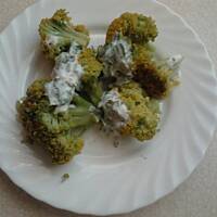 Brokuł w sosie czosnkowym