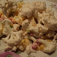 Sałatka kalafiorowa z papryką