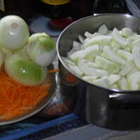 Cukinia, patoison lub ogórki w słodkokwaśnym sosie -  zaprawie