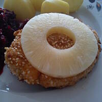 Kotlet z ananasowym środkiem