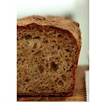 Chleb wieloziarnisty na drożdzach