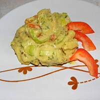 Kurczak w złotym sosie ziołowo-śmietanowym