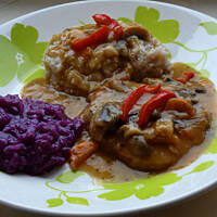 Schab w sosie pieczarkowo-paprykowym