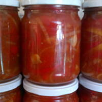 Sałatka paprykowa z pieczarkami w ketchupie do słoika