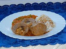 Fot. niebieska-różyczka, Pulpety z nadzieniem serowo-pieczarkowym w sosie pomidorowym