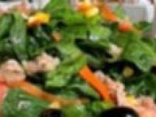 Fot. anuria, Sałatka z łososia wędzonego