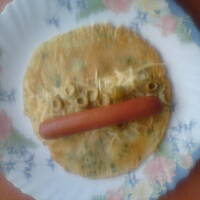 Parówki w śpiworkach naleśnikowych