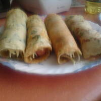 Parówki w śpiworkach naleśnikowych