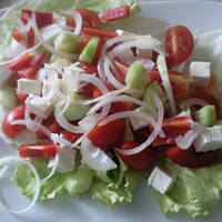 Sałatka prawie grecka