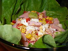 Fot. olusia23, Sałatka z szynką grubo ciosana