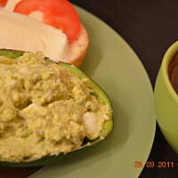 Śniadanie do łóżka (pasta z jajkiem i awokado)