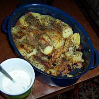 Zapiekanka ziemniaczano indycza z sosem czosnkowym