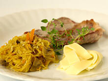 Fot. Wkn, Kapusta kiszona zasmażana z pieczarkami i cebulą