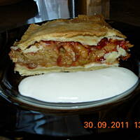 Szarlotka z sosem waniliowym