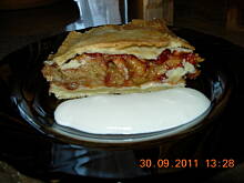 Fot. Satina, Szarlotka z sosem waniliowym