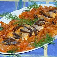 Krajanka śledziowa z grzybami gajowniczka