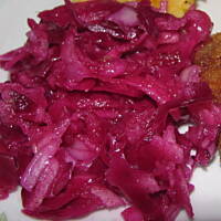 Surówka z czerwonej kiszonej