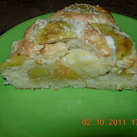 Biały puszek z jabłkami