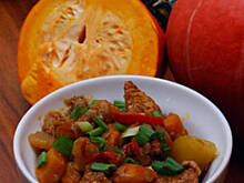 Fot. katy12, Gulasz z kurczaka, ziemniaków i dyni z nutą orientu