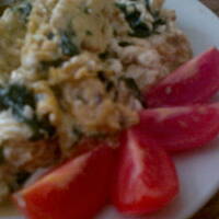 jajecznica szpinakowa