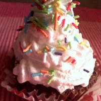 babeczki z białymi kapeluszami