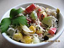 Fot. ciapeczka, Sałatka surimi z makaronem ryżowym i bambusem