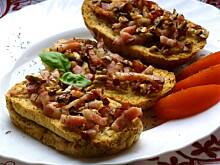 Fot. niebieska-różyczka, Bruschetta z boczkiem i orzechami