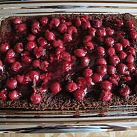 Torcik czekoladowo-wiśniowy:)