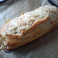 Rolada z mięsa mielonego w cieście francuskim