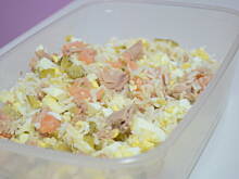 Fot. lolopopa, Ryżowa sałatka z tuńczykiem i łososiem