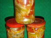 Fot. nusia1, Sałatka w zalewie w słoiczkach