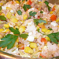 Sałatka z tuńczyka z ryżem jaśminowym