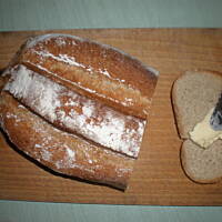 Chlebek pszenny pełnoziarnisty