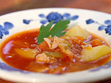 Fot. Wkn, Kapuśniak pomidorowy na biodrówce