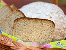 Fot. Wkn, Chleb 3 ziarna z ziołami prowansalskimi